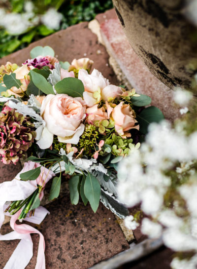 Tessie & Chris, rustic fall wedding takes on feminine charm